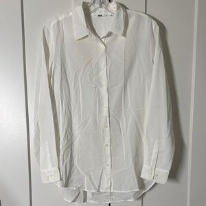 White Dress Shirt with Classic Collar and Long Sleeves